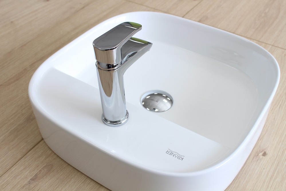 Смеситель для умывальника Kroner Flow хромированный 4 Смеситель для умывальника Kroner Flow хромированный 4