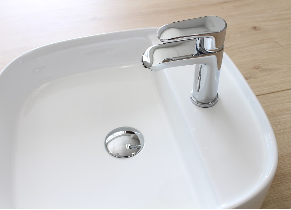 Смеситель для умывальника Kroner Flow хромированный 3 Смеситель для умывальника Kroner Flow хромированный 3